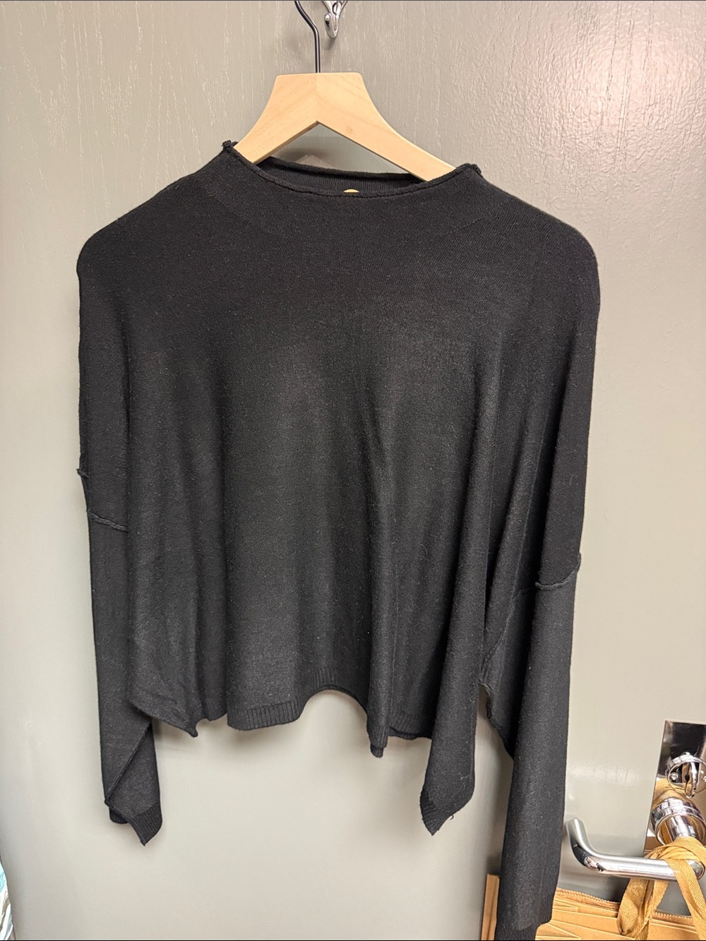 Black Women's Lightweight Long Sleeve Top